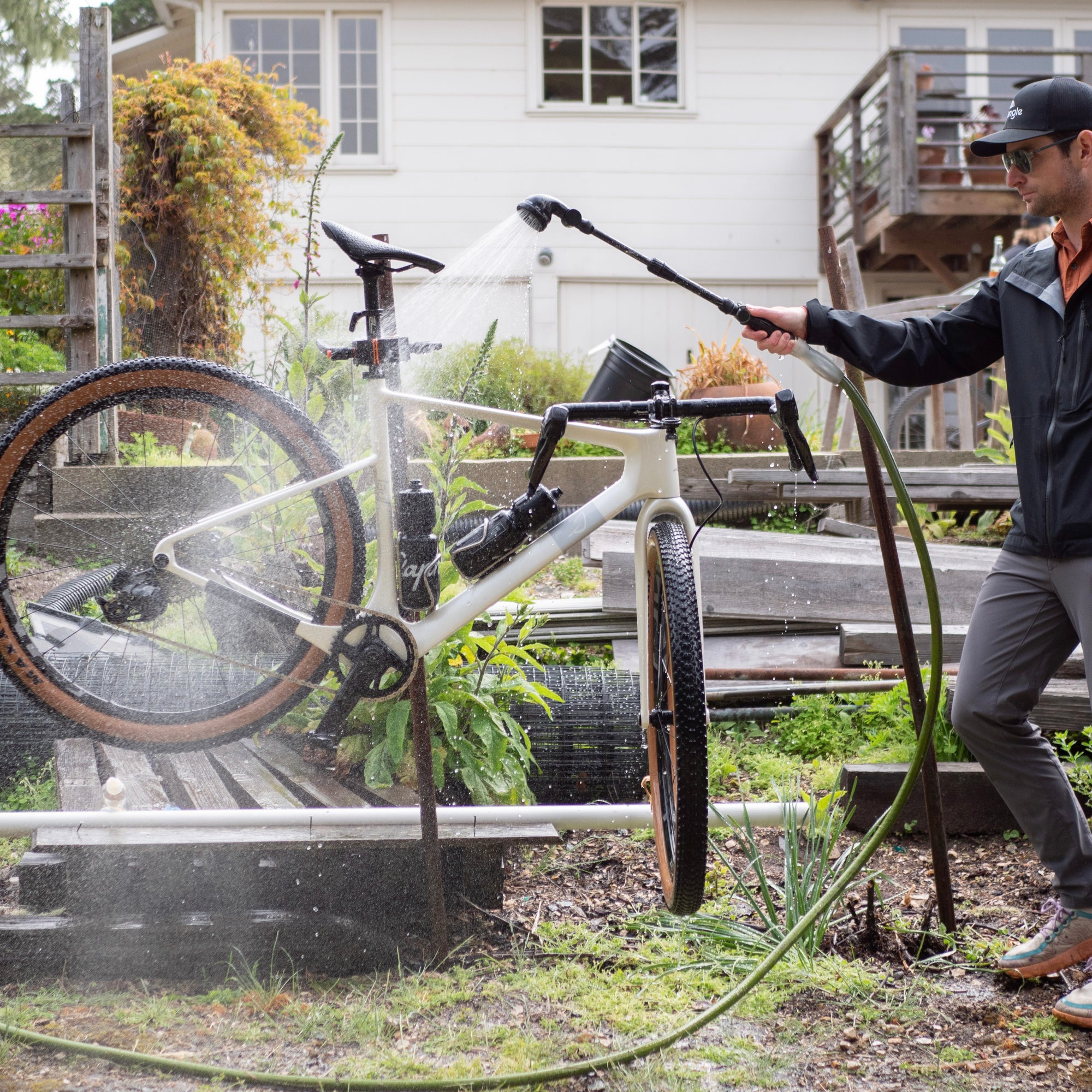 Cycling using Connect to clean a bike